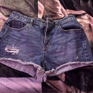 blue jean shorts. size 8/29.
